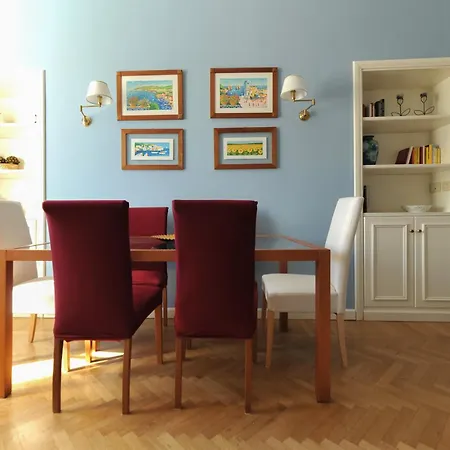 Lilla'S Apartment-2